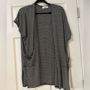 Carly Jean Los Angeles Black and White Striped cardigan